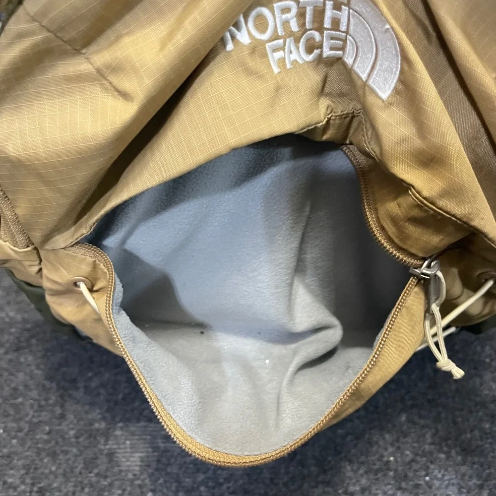 The North Face NF0A52SE Utility Brown / Taupe Green 28L Borealis Laptop Backpack